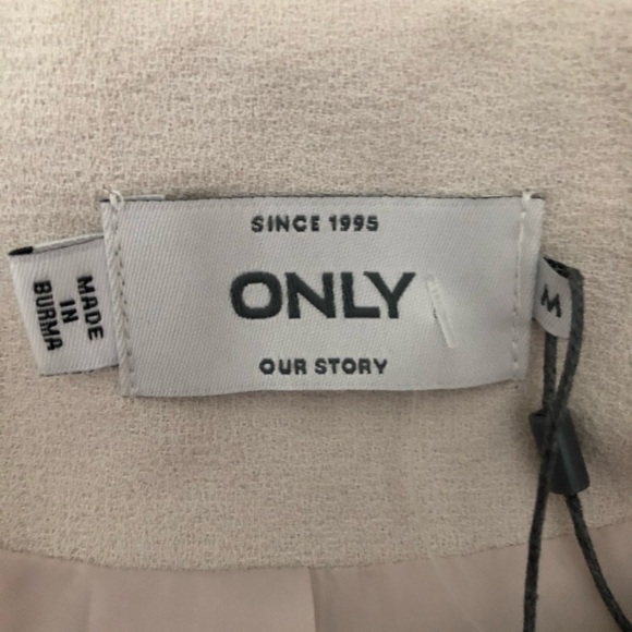 😁 trendy off white blazer with strap (BRAND NEW) - Picture 3 of 6